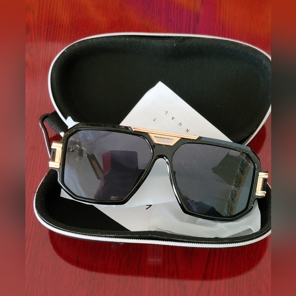 BAMBI BLACK SUNGLASSES - Picture 10 of 12